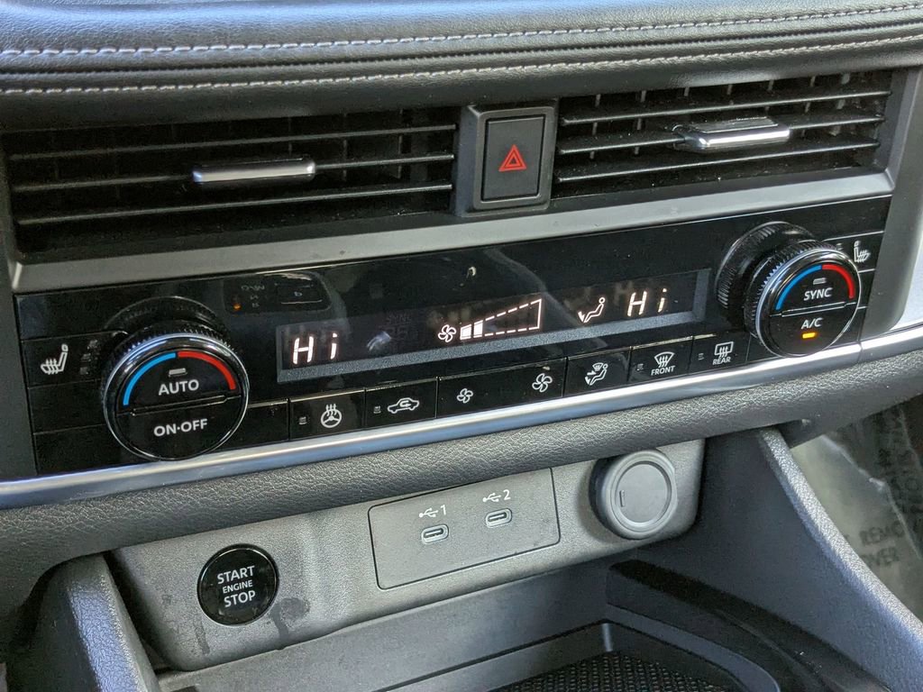 Used 2025 Nissan Rogue SV w/ SV Premium Package image 20