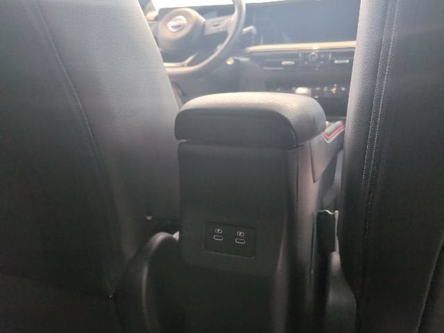 Used 2025 Nissan Kicks SR w/ SR Premium Package FWD image 18