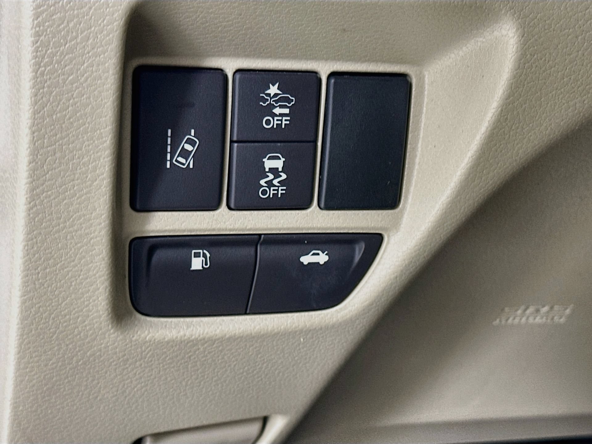 Used 2018 Acura TLX w/ Technology Package FWD image 11
