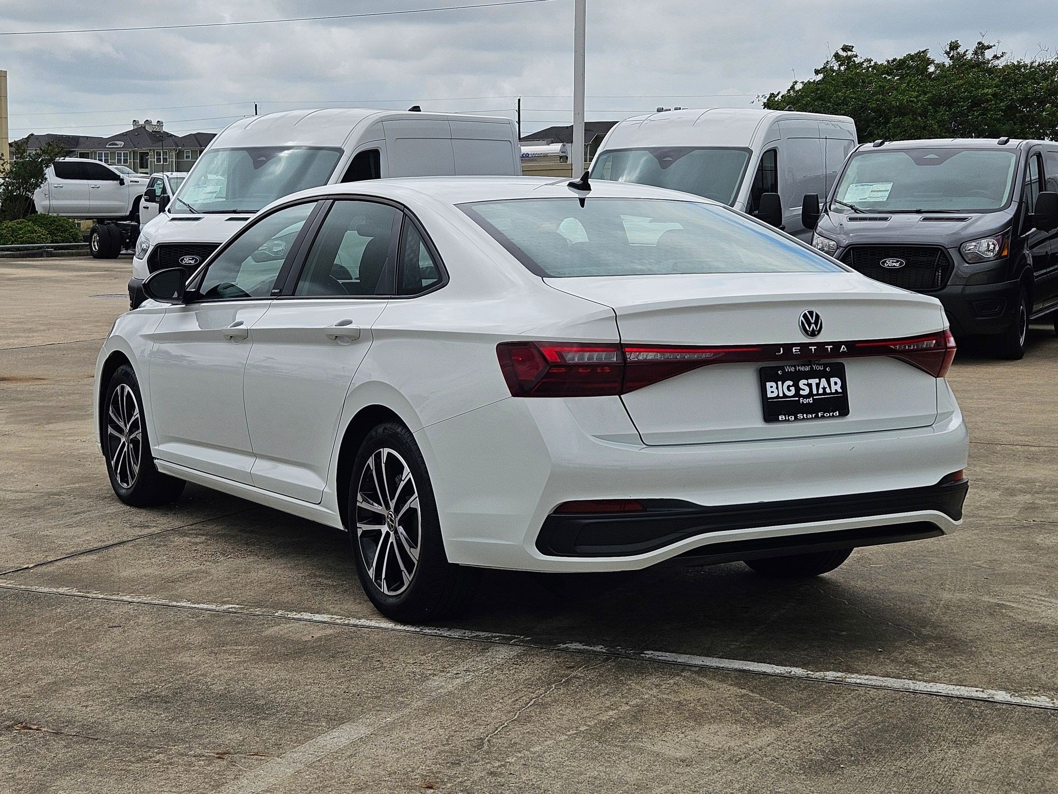 Used 2025 Volkswagen Jetta Sport image 6