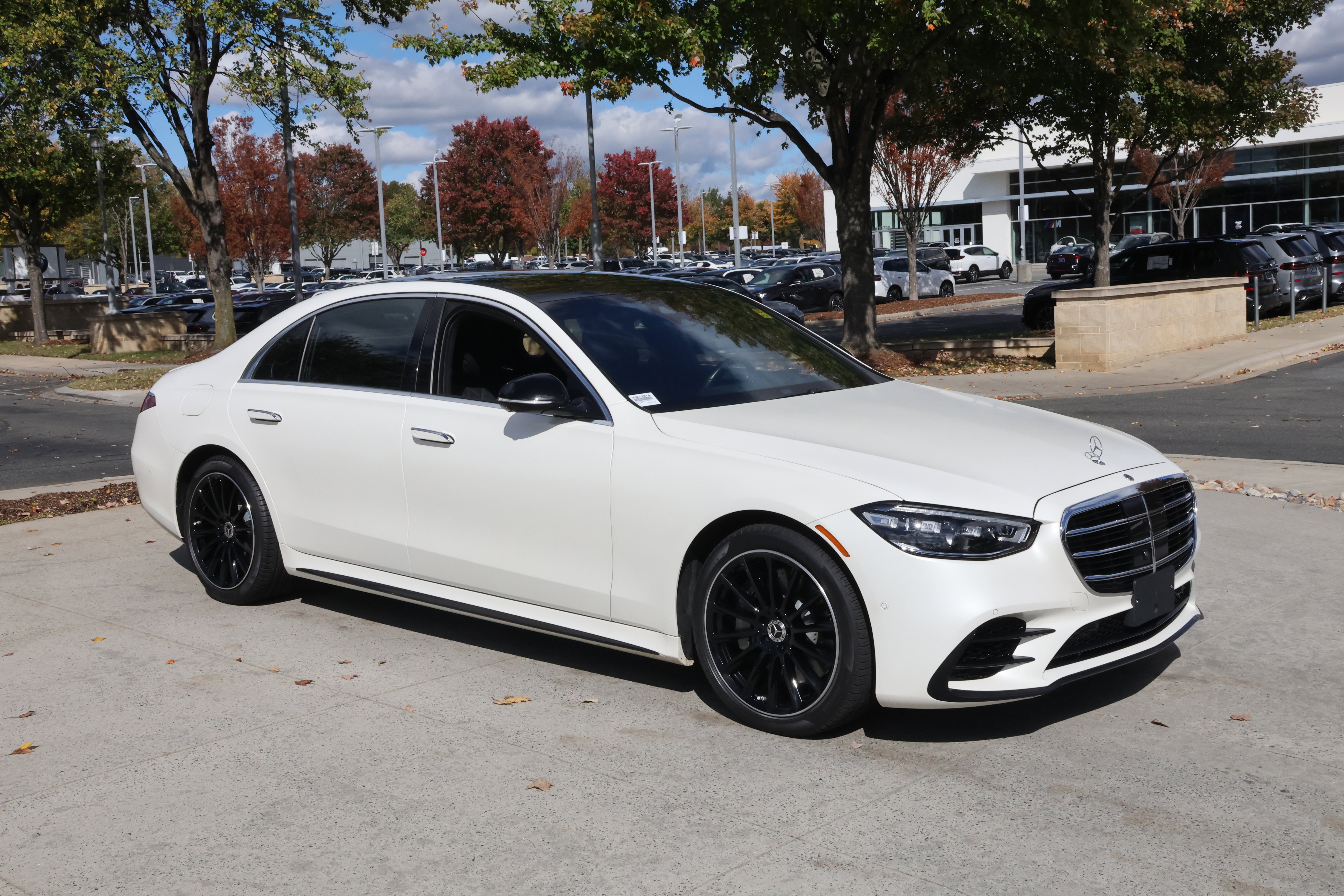 Used 2022 Mercedes-Benz S 580 4MATIC Sedan image 2