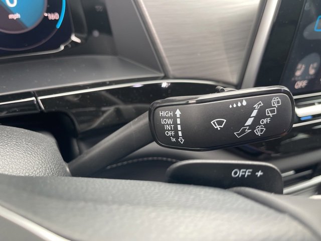 New 2025 Volkswagen Atlas Cross Sport SE image 18