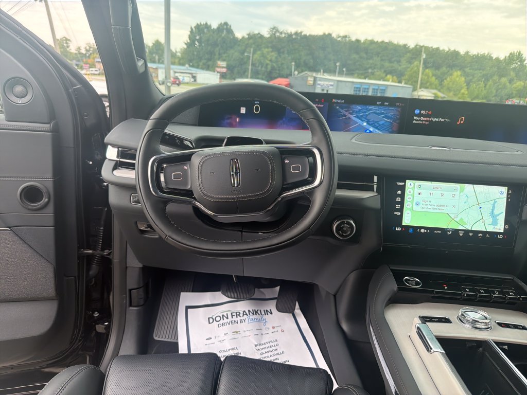 New 2027 Lincoln Navigator Reserve w/ Jet Appearance Package AWD/4WD image 17