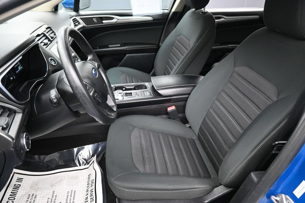 Used 2020 Ford Fusion SE FWD image 26