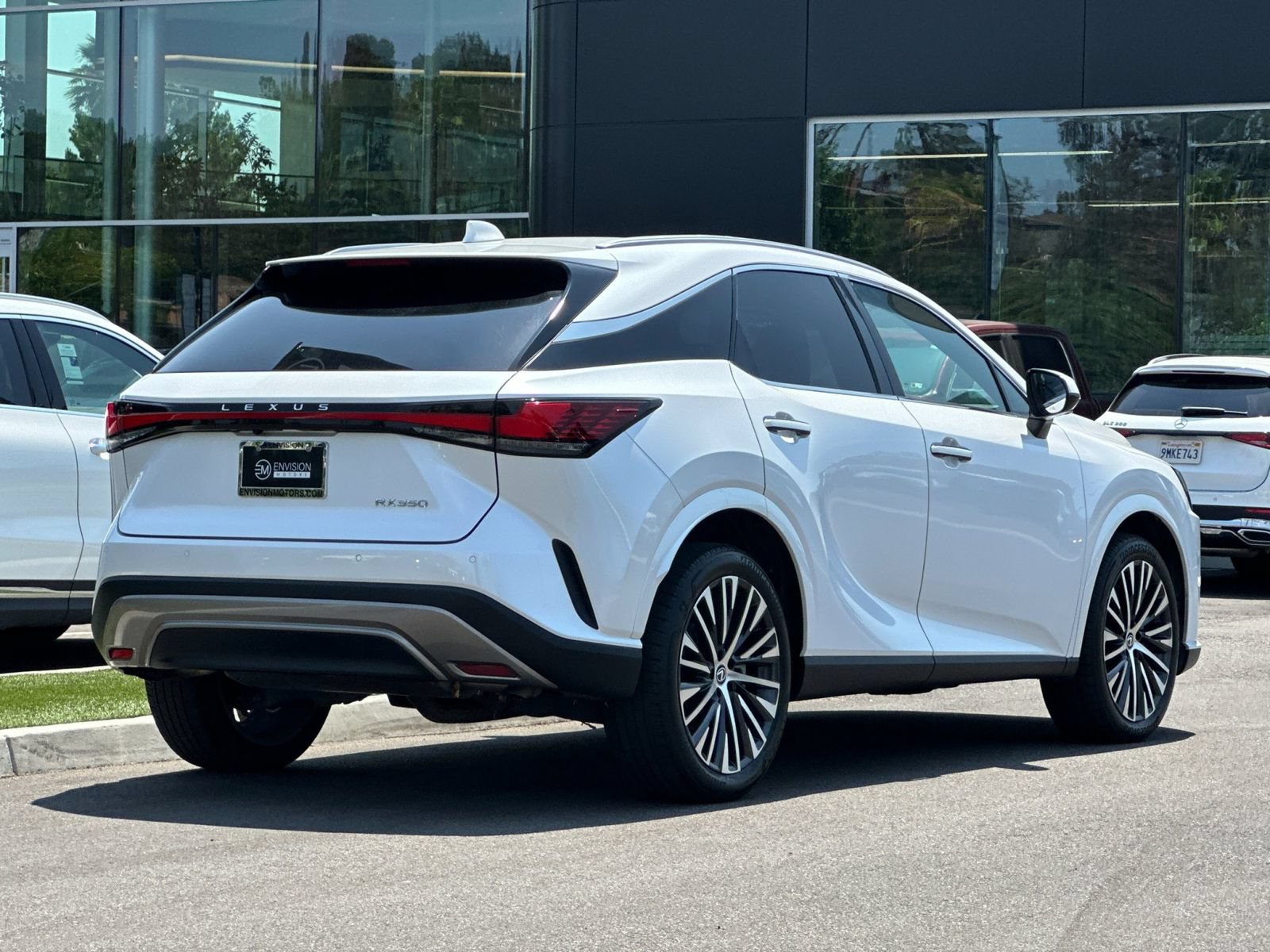 Used 2023 Lexus RX 350 Premium Plus w/ Cold Area Package FWD image 3