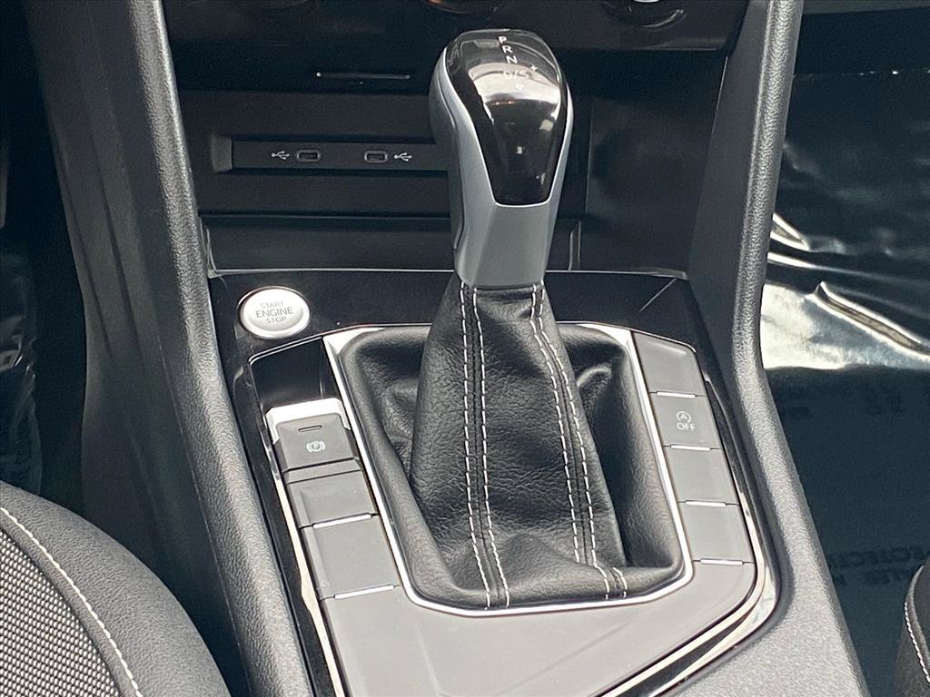 Certified 2024 Volkswagen Taos SE image 7