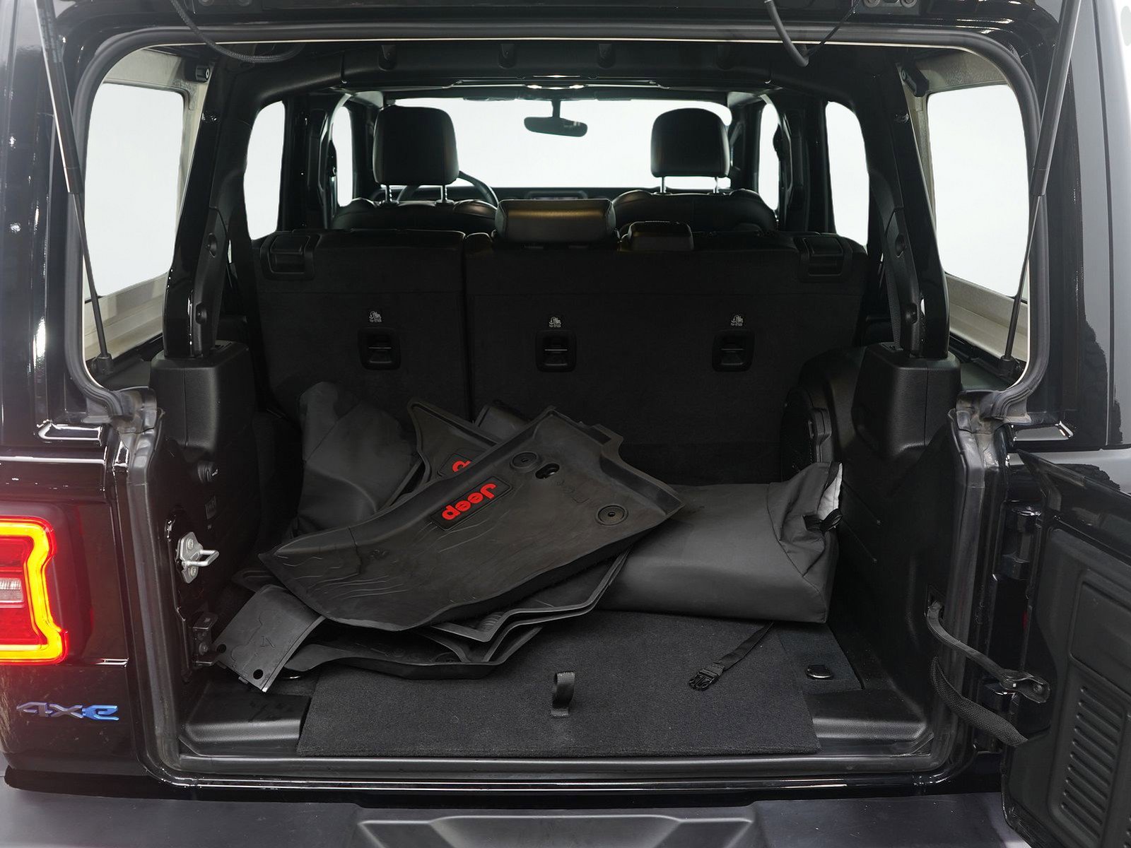 Used 2023 Jeep Wrangler Unlimited Rubicon 4xe w/ Cold Weather Group image 9