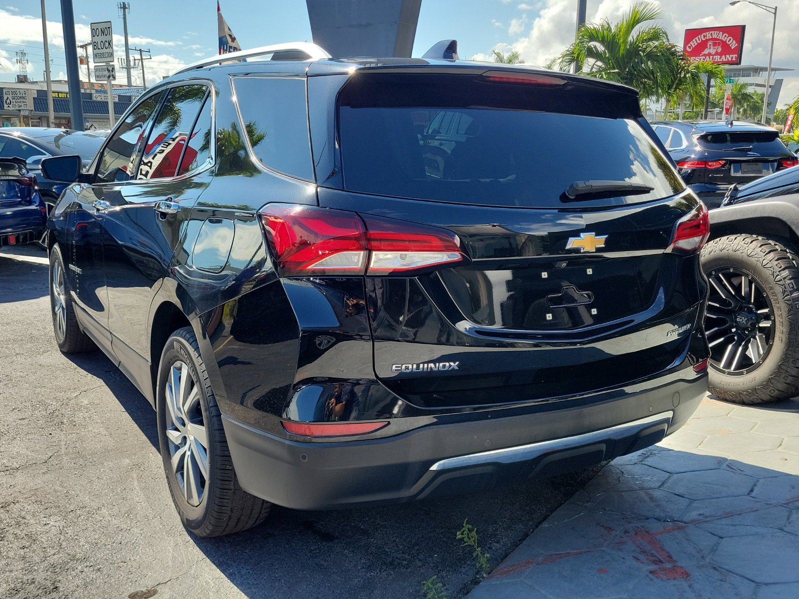 Used 2024 Chevrolet Equinox Premier FWD image 6