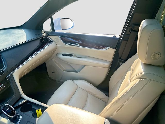 Used 2017 Cadillac XT5 Luxury w/ Driver Awareness Package image 26