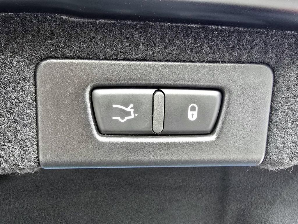 Used 2017 Maserati Quattroporte GTS GranSport image 33