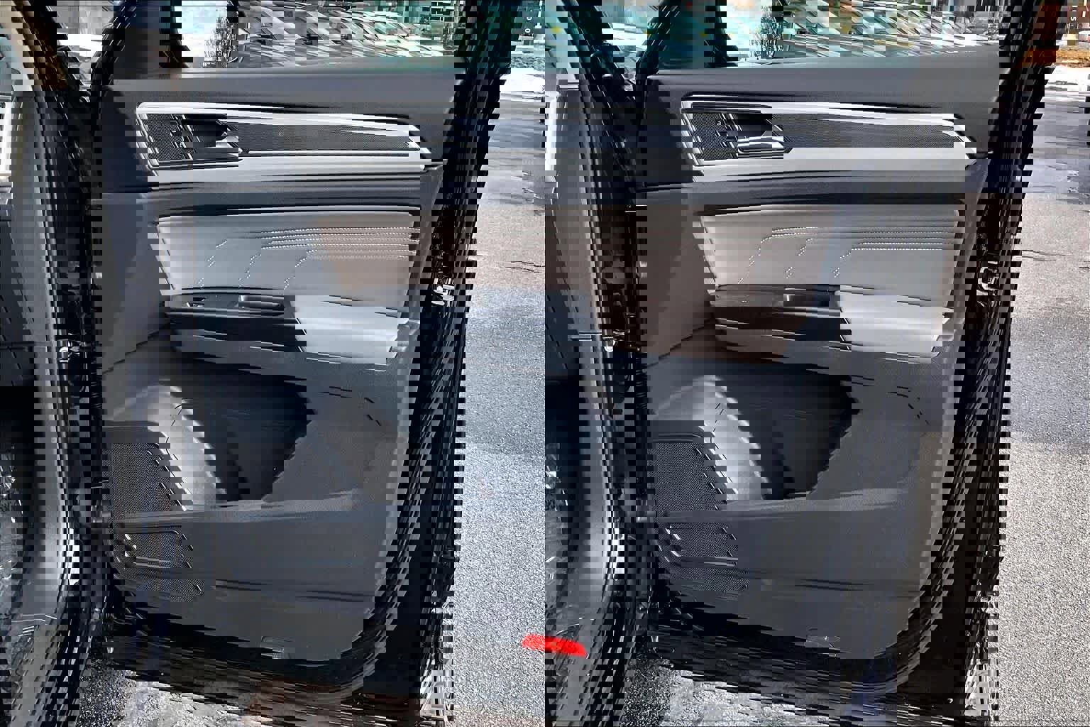 Used 2021 Volkswagen Atlas SEL R-Line image 22