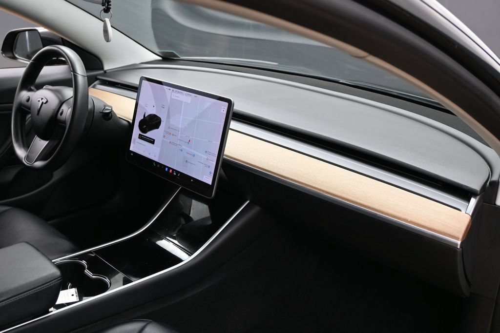 Used 2018 Tesla Model 3 Mid Range RWD image 31
