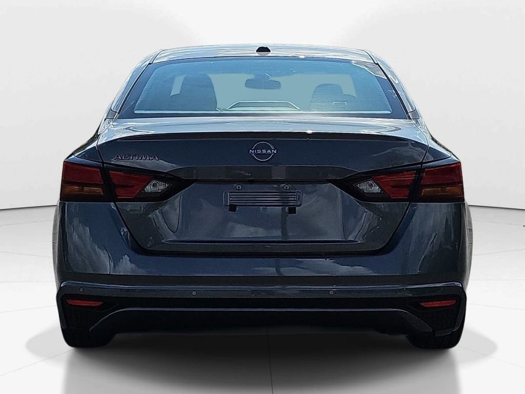 Used 2025 Nissan Altima 2.5 SV image 6