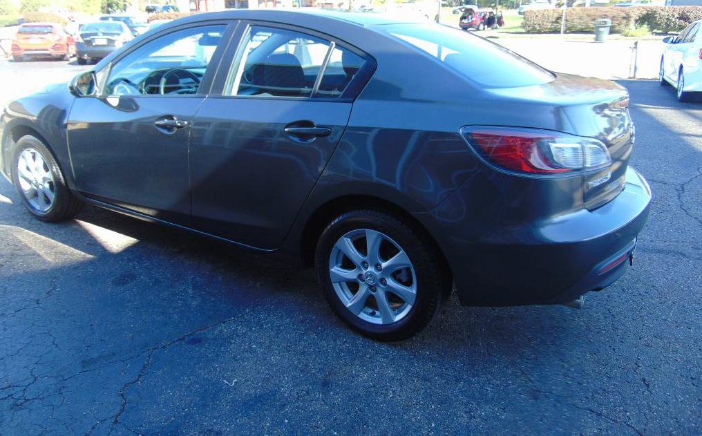 Used 2011 MAZDA MAZDA3 i Touring FWD image 8