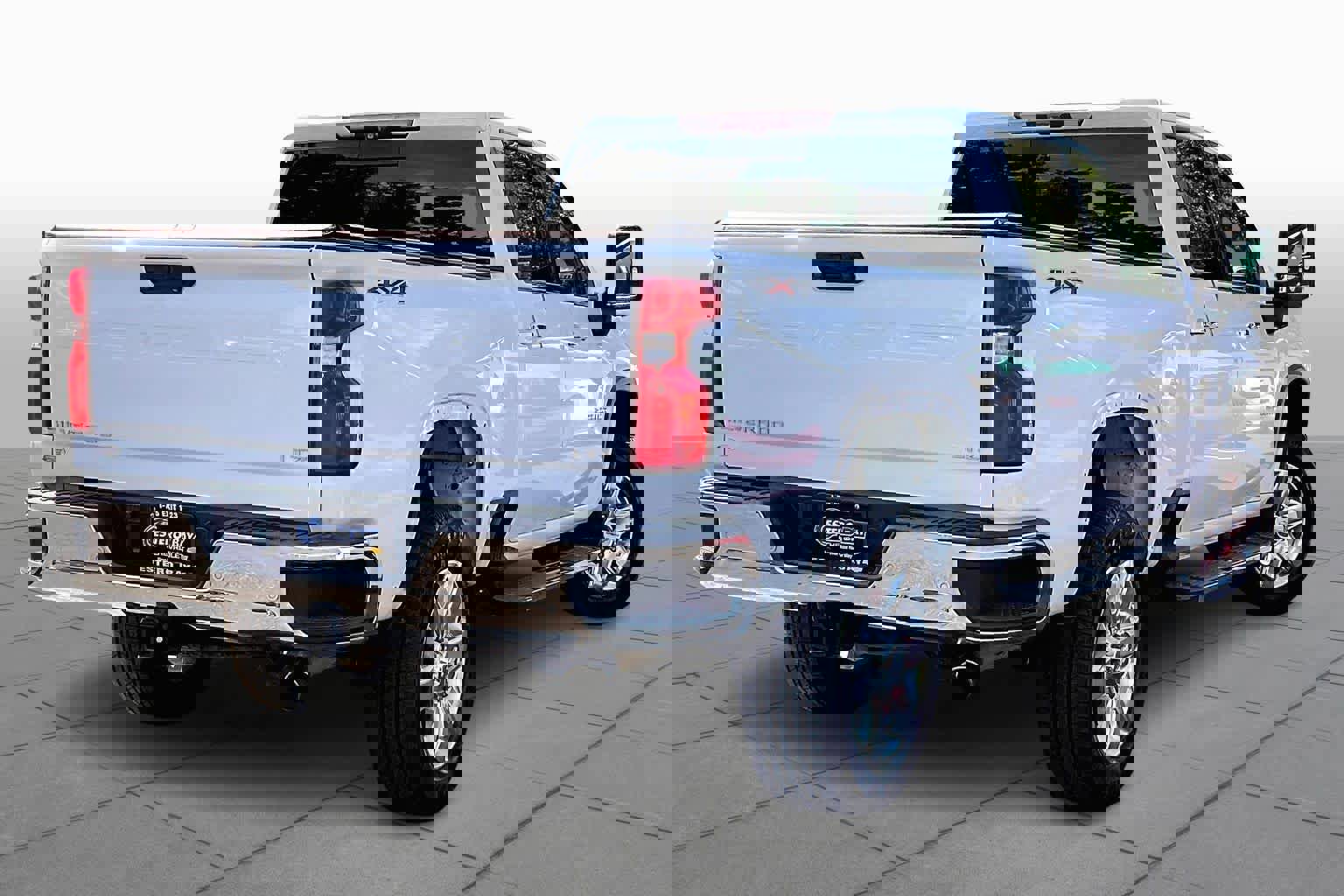 Used 2020 Chevrolet Silverado 2500 LTZ w/ LTZ Premium Package image 12