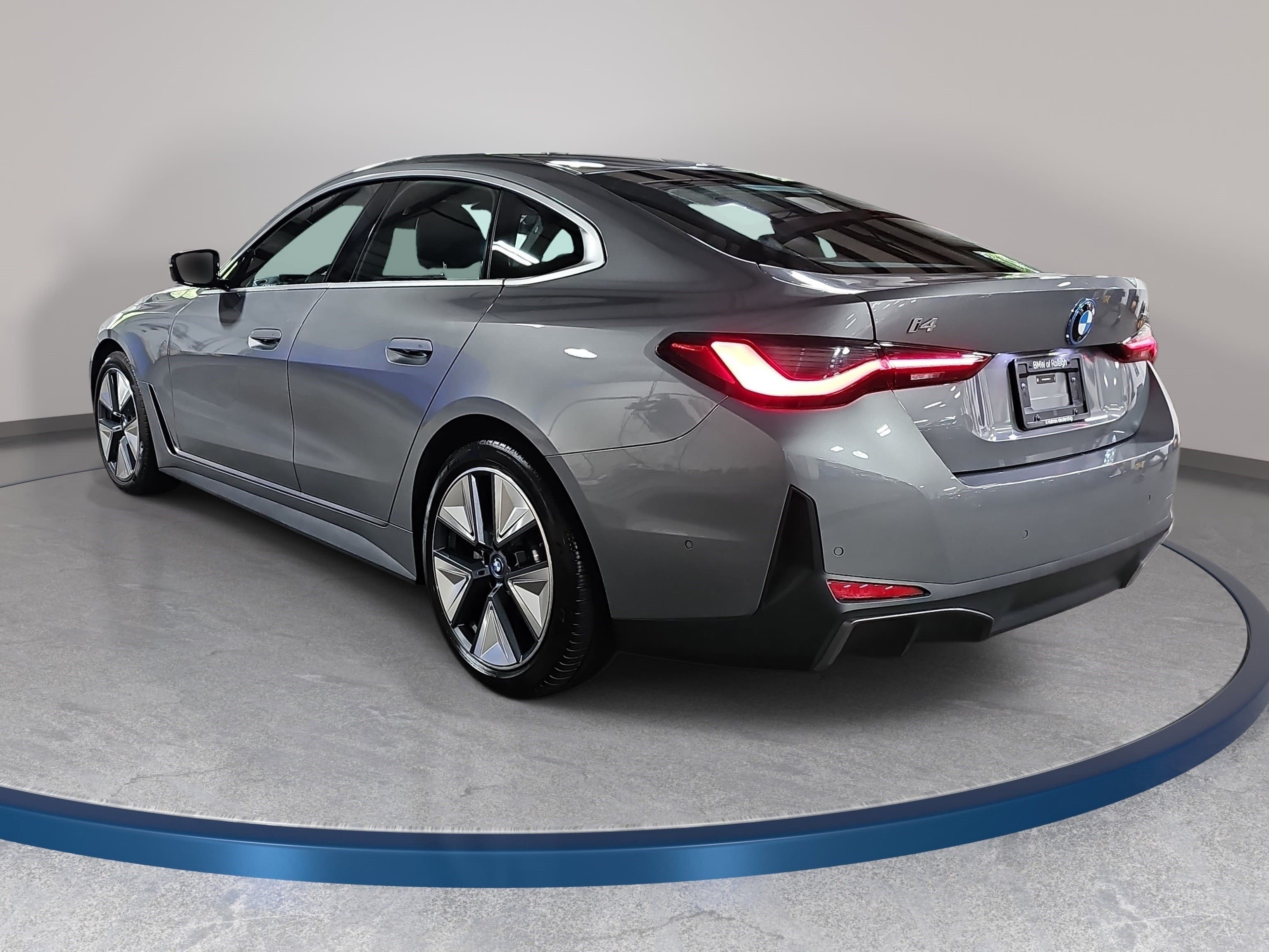 Used 2024 BMW i4 eDrive35 w/ Premium Package RWD image 7