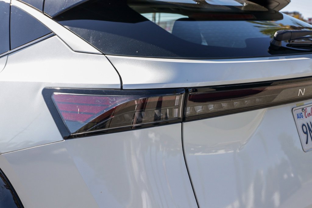 Used 2024 Nissan Ariya FWD image 13
