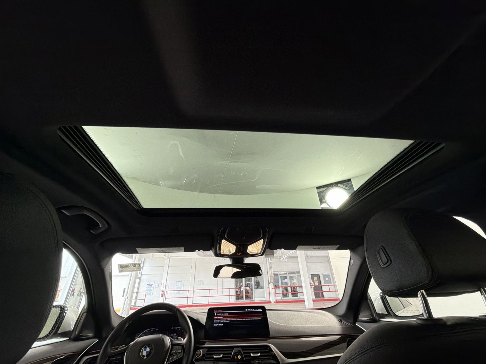 Used 2023 BMW 540i xDrive w/ Premium Package image 24