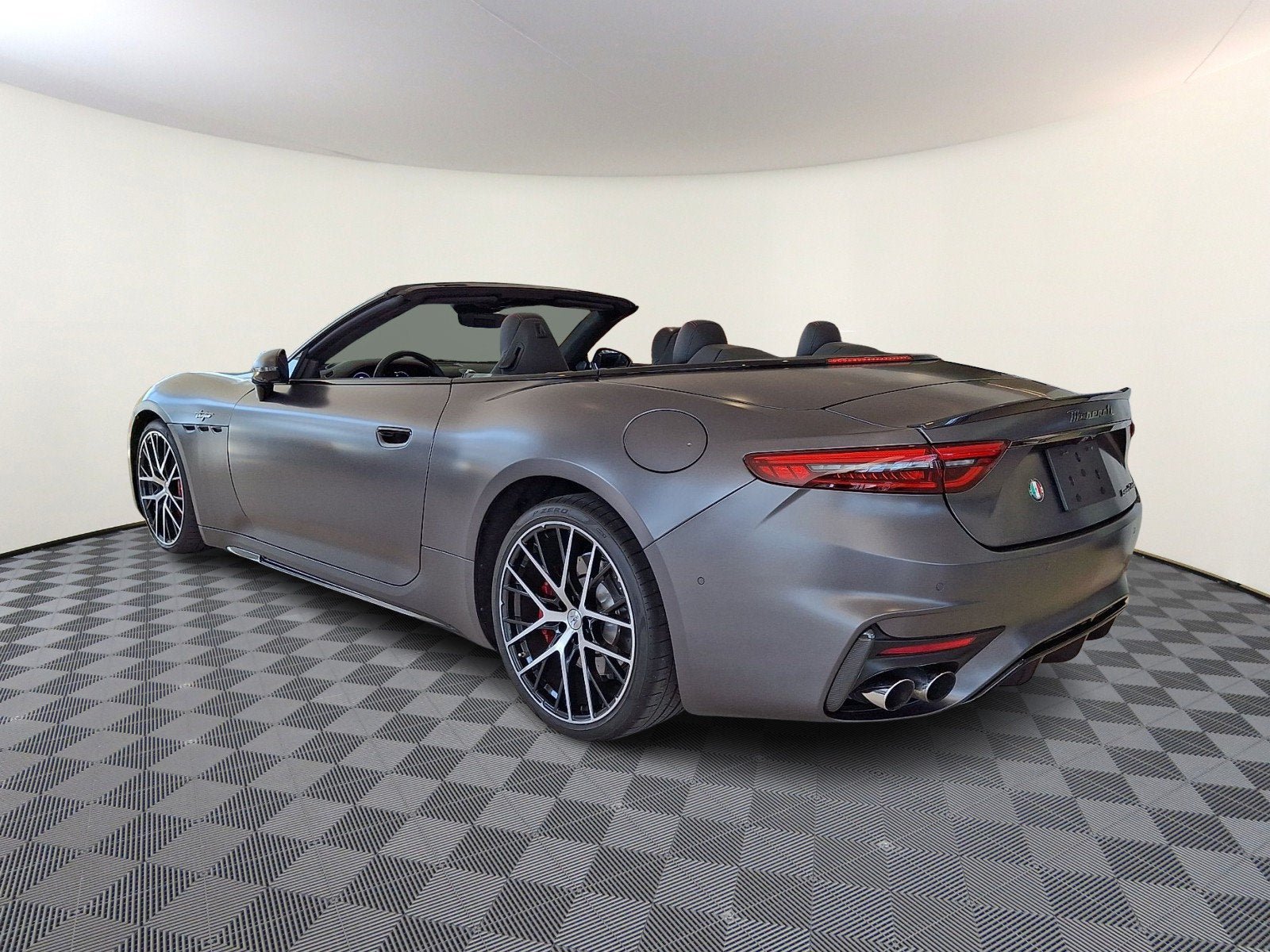 Certified 2024 Maserati GranCabrio Trofeo AWD/4WD image 6