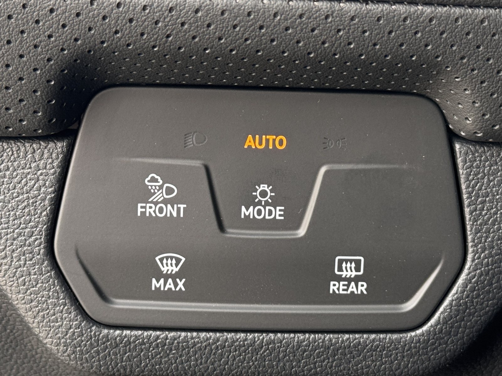 New 2026 Volkswagen Atlas SE FWD image 21