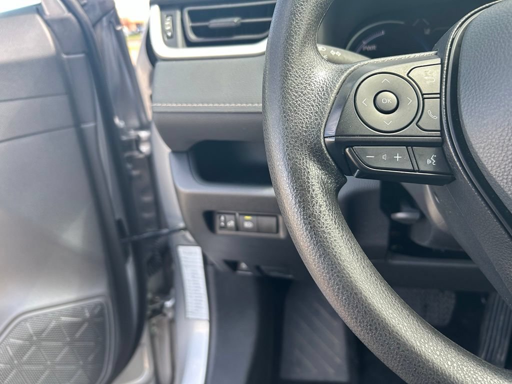 Used 2025 Toyota RAV4 XLE AWD/4WD image 20