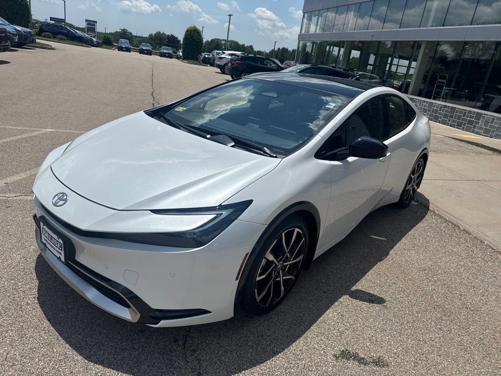 Used 2024 Toyota Prius Prime Premium w/ Advanced Technology Package FWD image 5