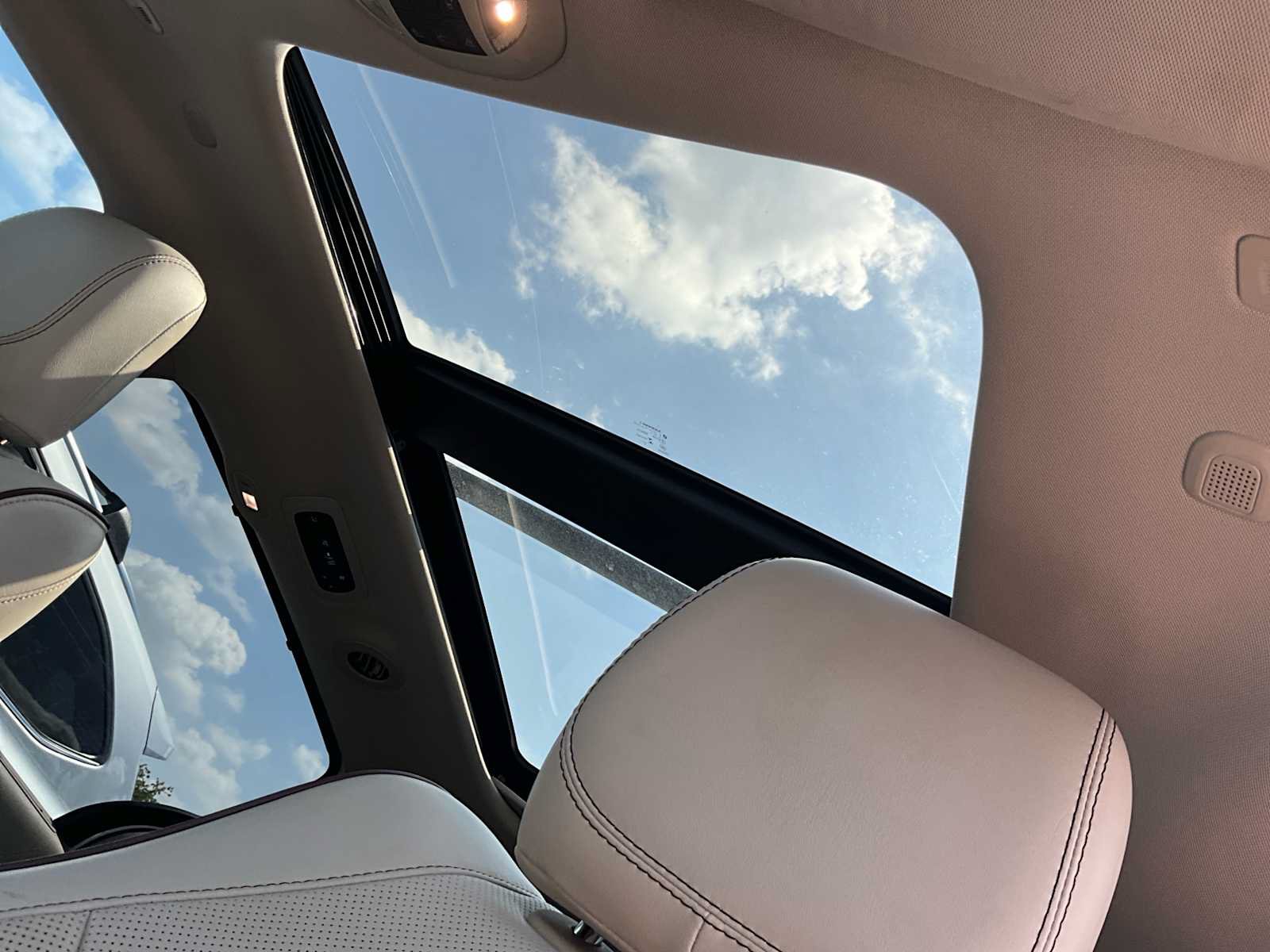 Used 2018 Chrysler Pacifica Limited FWD image 25