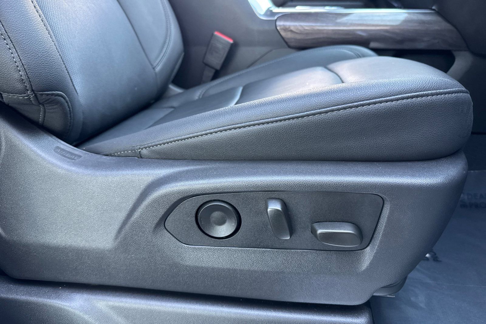 Used 2025 Chevrolet Silverado 2500 LTZ w/ LTZ Premium Package image 23