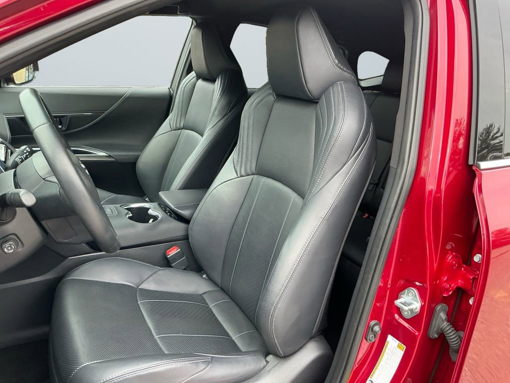Used 2024 Toyota Venza Limited image 10