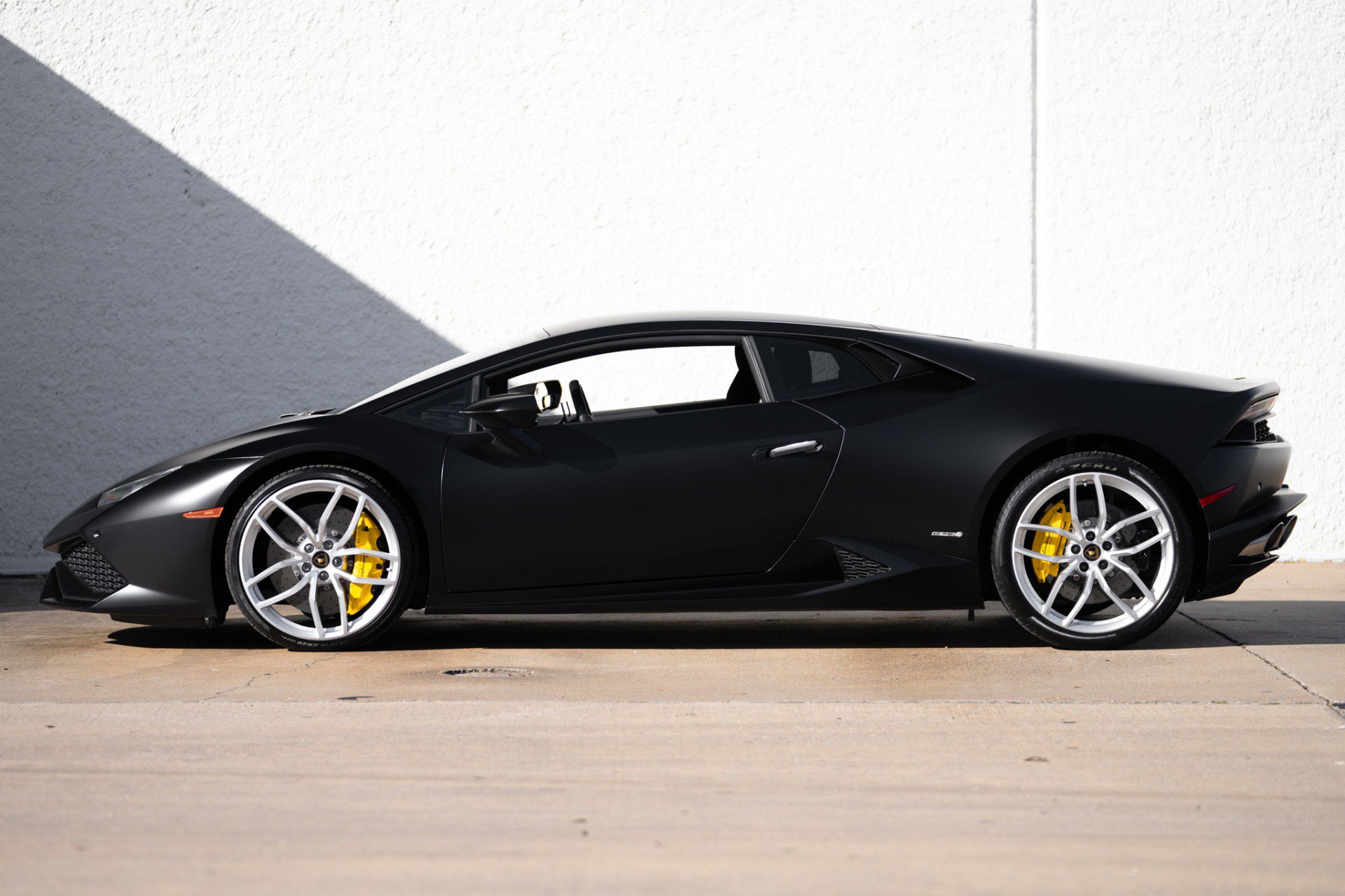 Used 2015 Lamborghini Huracan LP 610-4 image 8