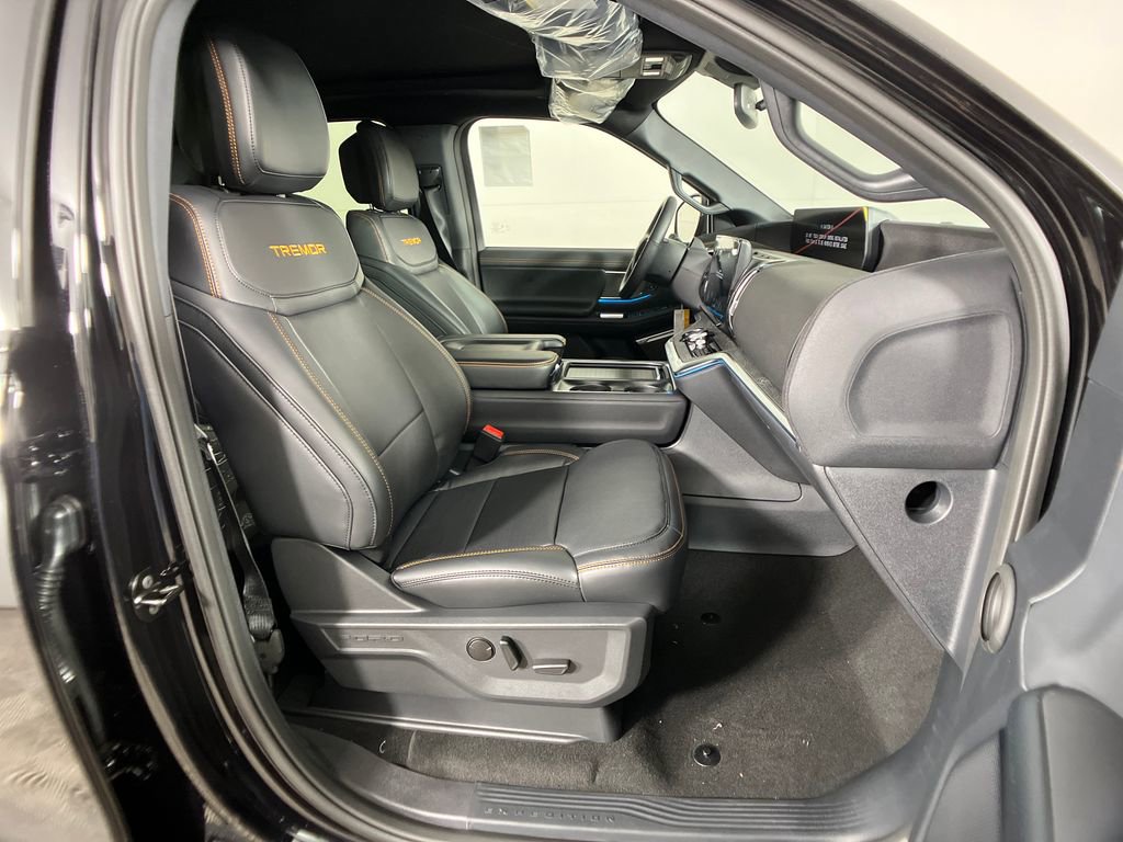 New 2026 Ford Expedition Tremor image 5