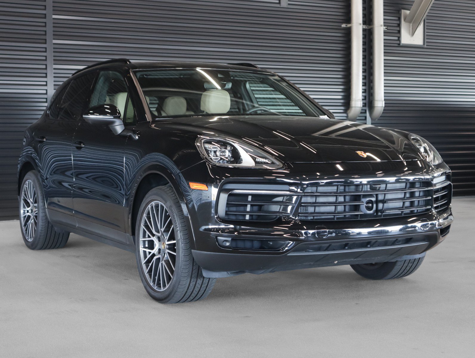 Certified 2023 Porsche Cayenne AWD/4WD image 7