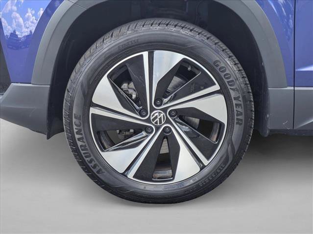 Used 2023 Volkswagen Taos SE AWD/4WD image 21