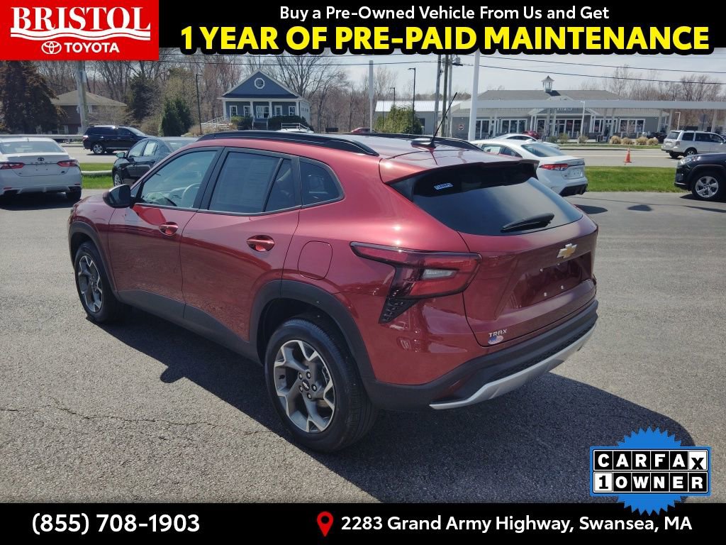 Used 2025 Chevrolet Trax LT w/ LT Convenience Package FWD image 7