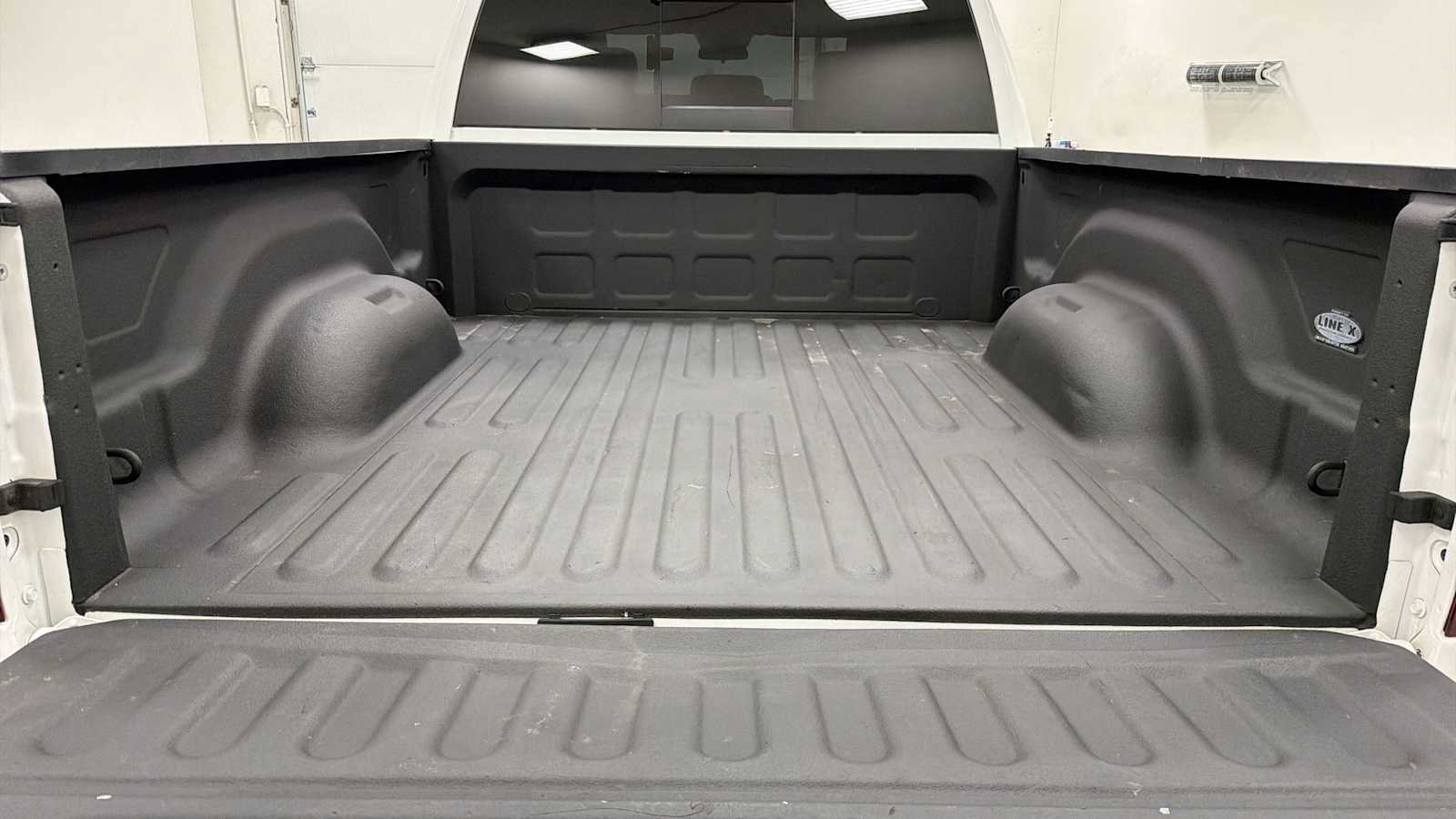 Used 2019 RAM 1500 Classic SLT AWD/4WD image 28