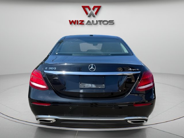 Used 2018 Mercedes-Benz E 300 4MATIC w/ Premium 2 Package image 4
