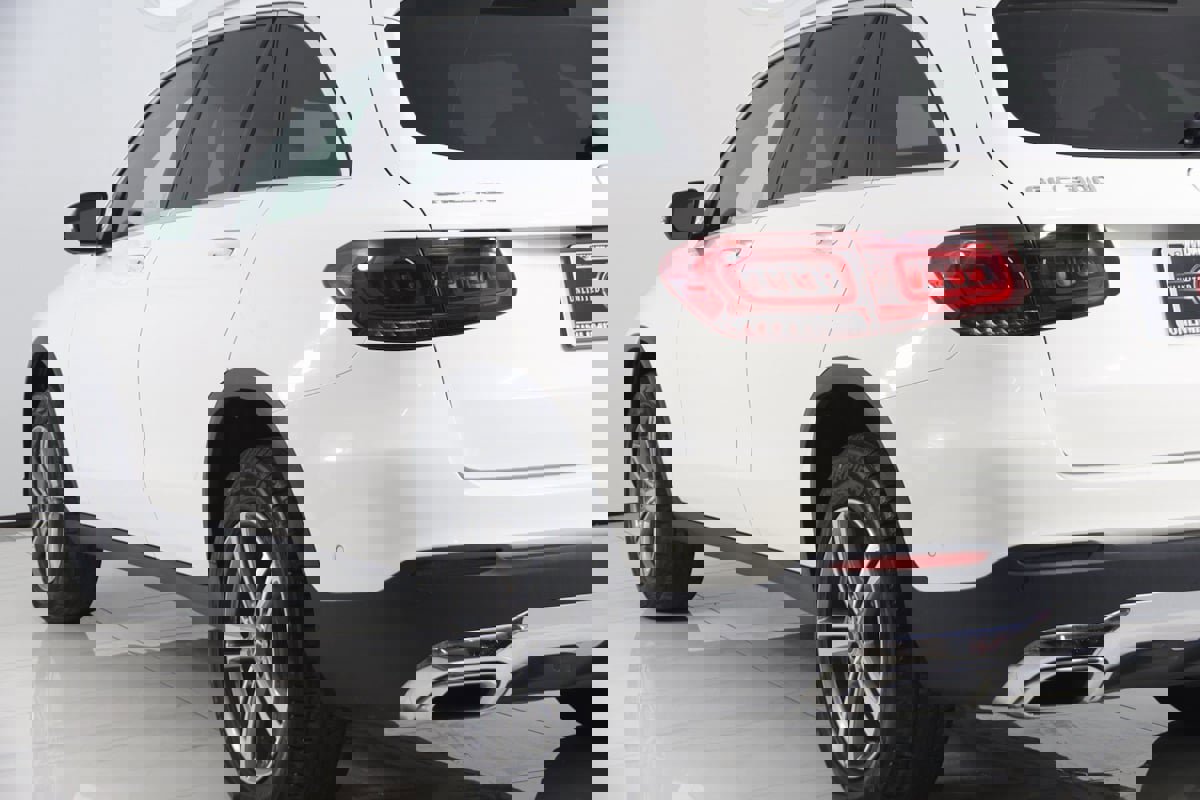 Used 2022 Mercedes-Benz GLC 300 4MATIC w/ Driver Assistance Package image 24