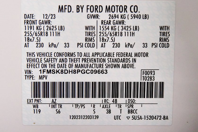 Used 2023 Ford Explorer XLT w/ Equipment Group 202A image 16