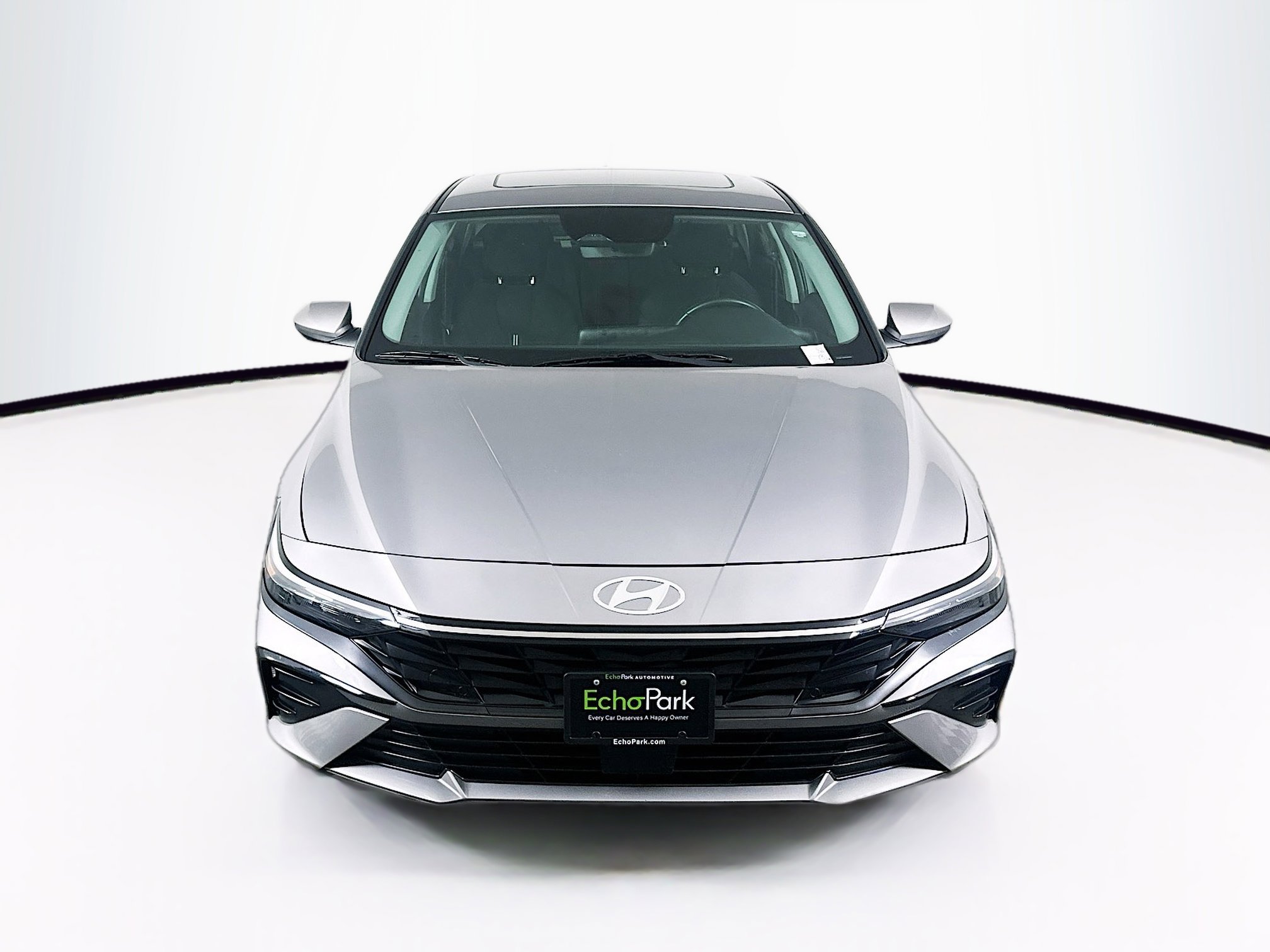 Used 2025 Hyundai Elantra SEL FWD image 2
