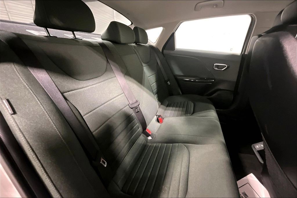 Used 2025 Kia K4 EX FWD image 32