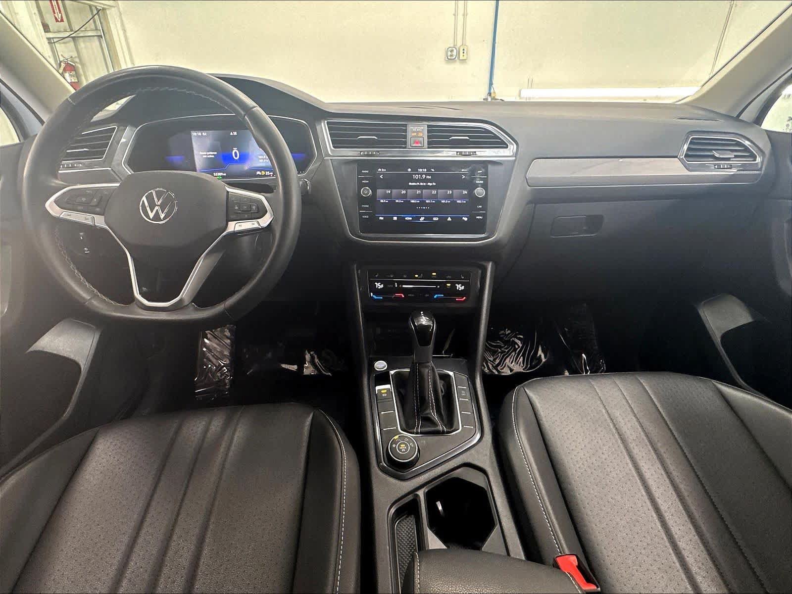Used 2023 Volkswagen Tiguan SE AWD/4WD image 10