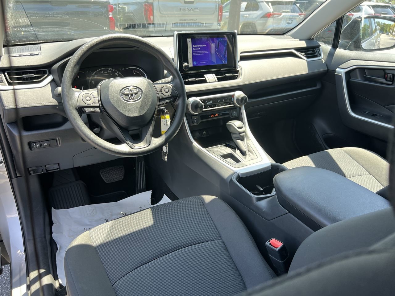 Used 2025 Toyota RAV4 LE FWD image 30