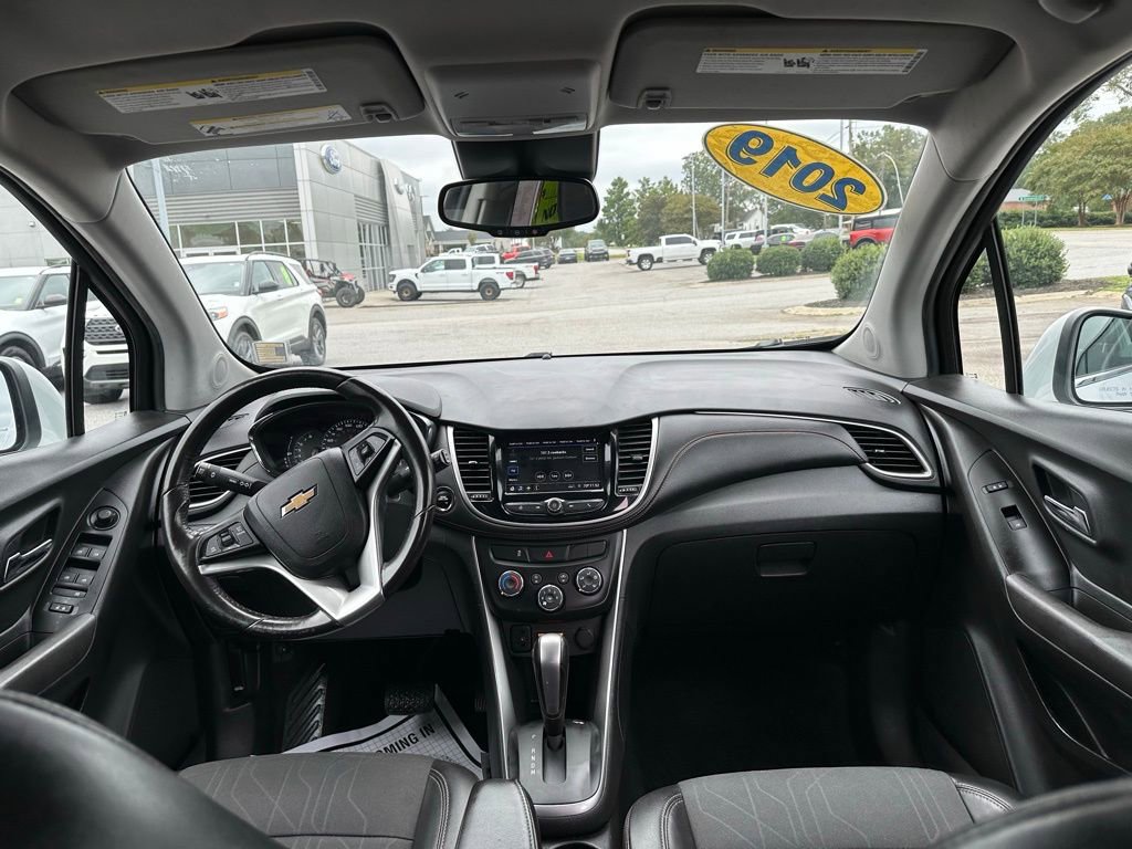 Used 2019 Chevrolet Trax LT w/ LT Convenience Package image 14