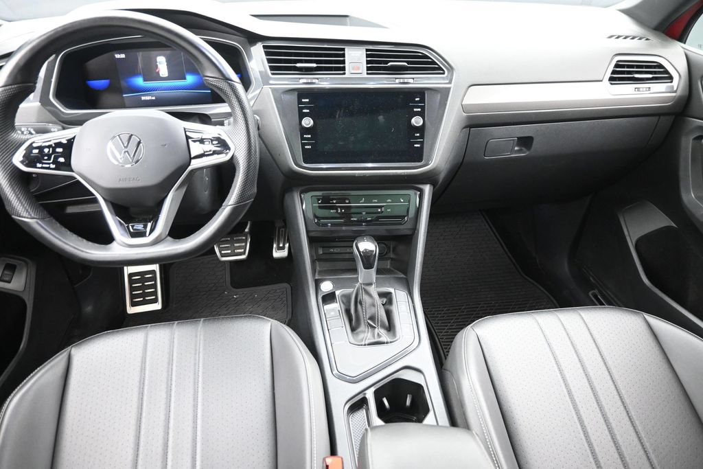 Used 2024 Volkswagen Tiguan SE R-Line FWD image 19