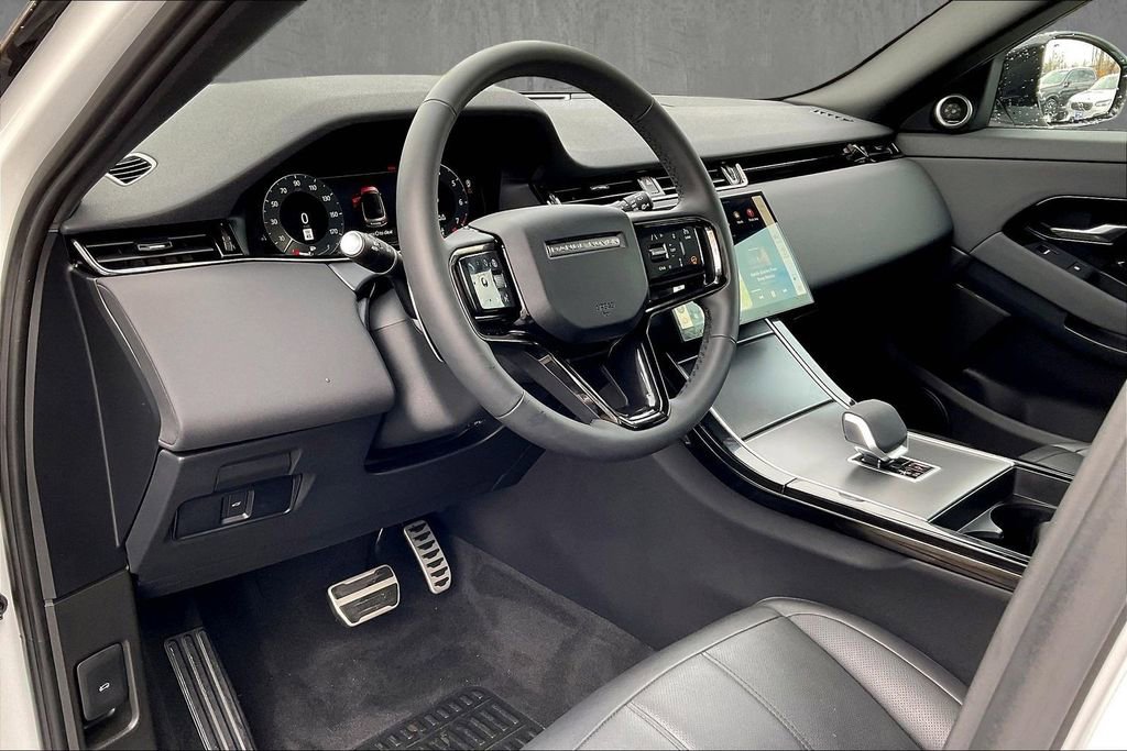 Certified 2025 Land Rover Range Rover Evoque Dynamic SE image 17