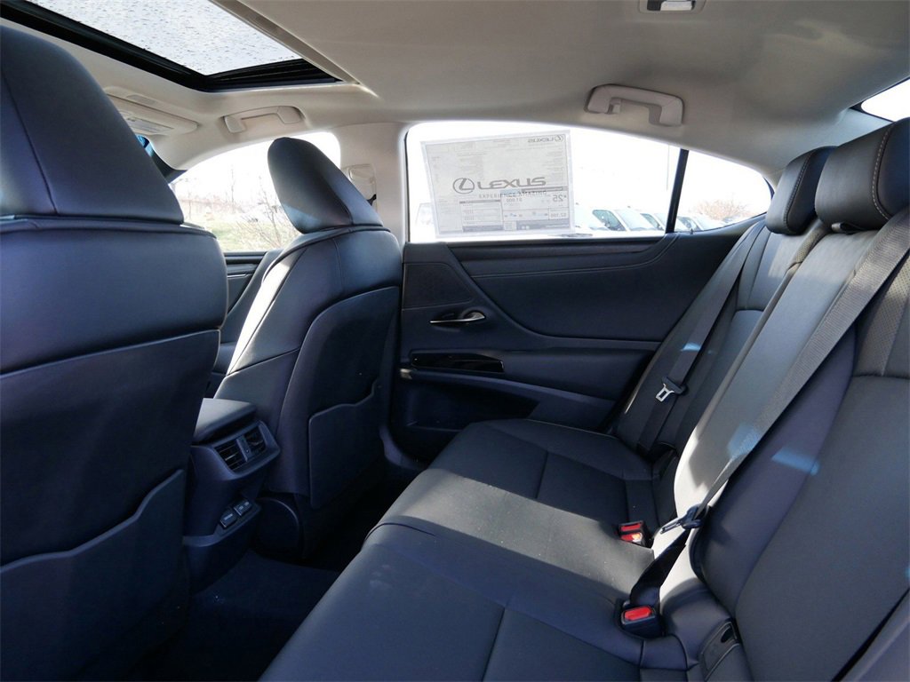 New 2025 Lexus ES 350 w/ Premium Package image 9