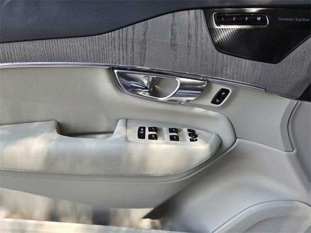 New 2025 Volvo XC90 T8 Plus w/ Protection Package Premier image 31