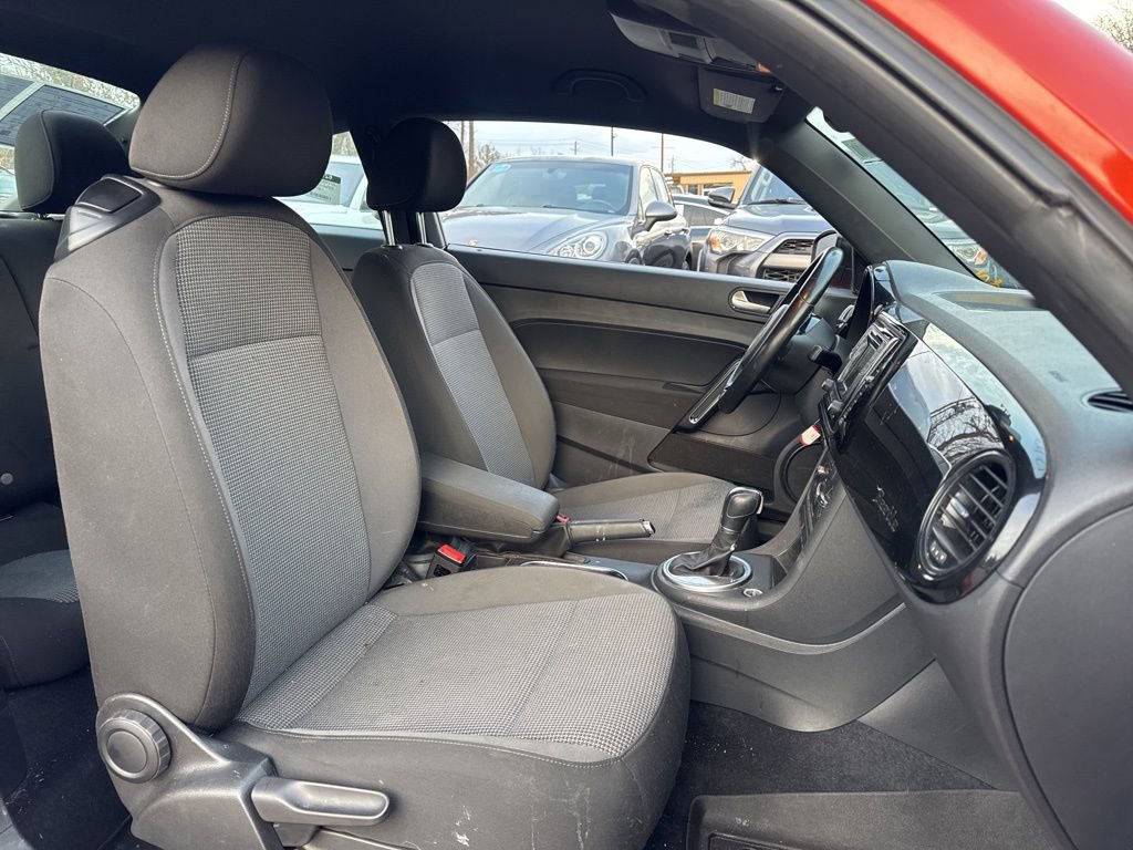 Used 2017 Volkswagen Beetle 1.8T S FWD image 7