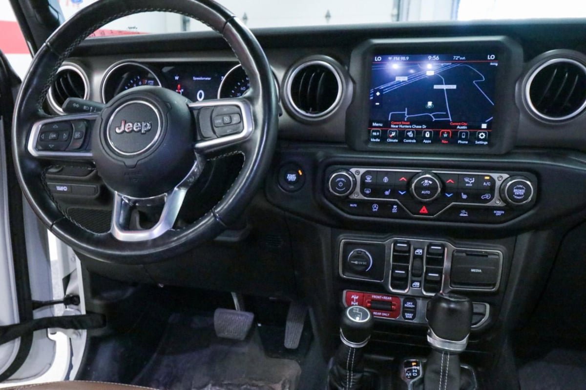 Used 2022 Jeep Gladiator Rubicon w/ Cold Weather Group AWD/4WD image 23