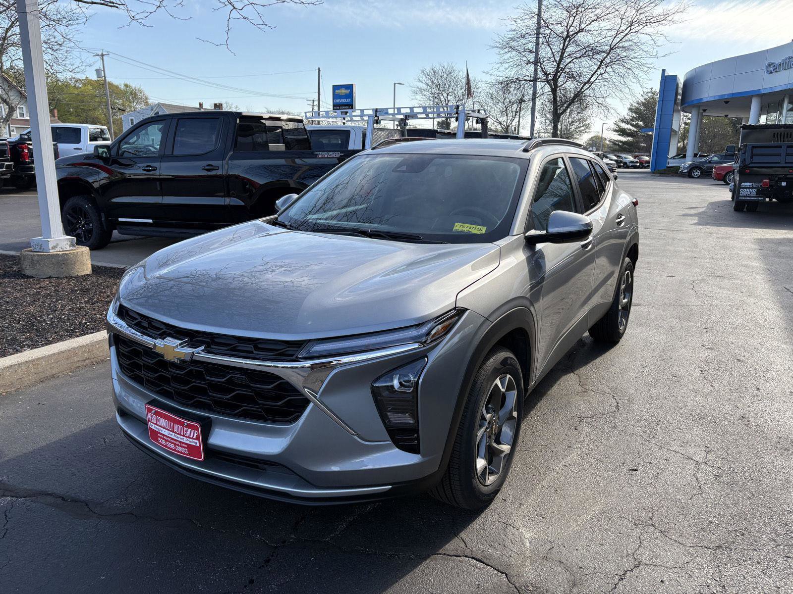 Used 2026 Chevrolet Trax LT w/ Driver Confidence Package FWD image 2